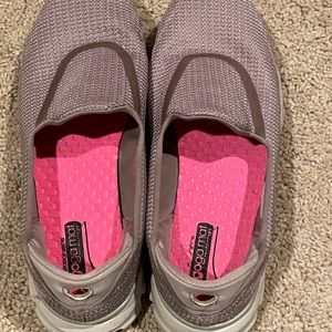 Sketchers slip on sneakers
